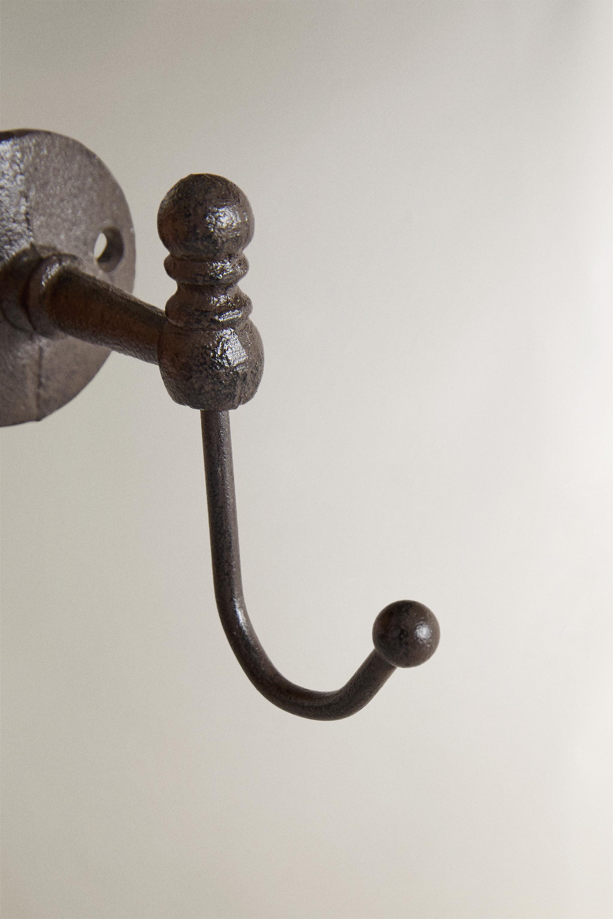 CAST IRON HANGER
